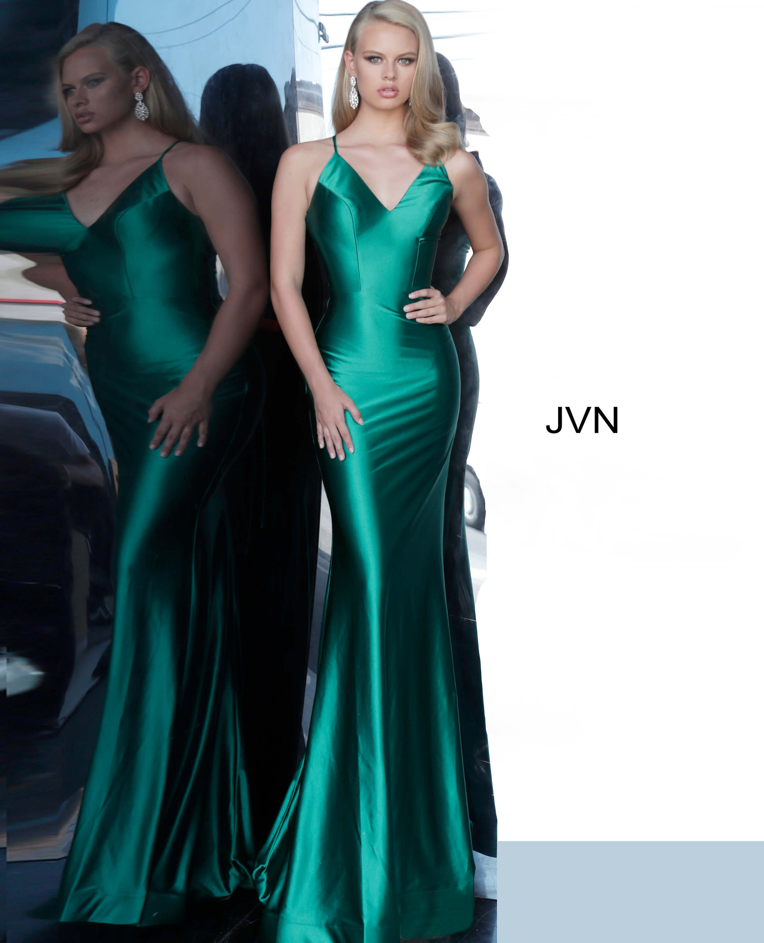 emerald green fitted prom dress