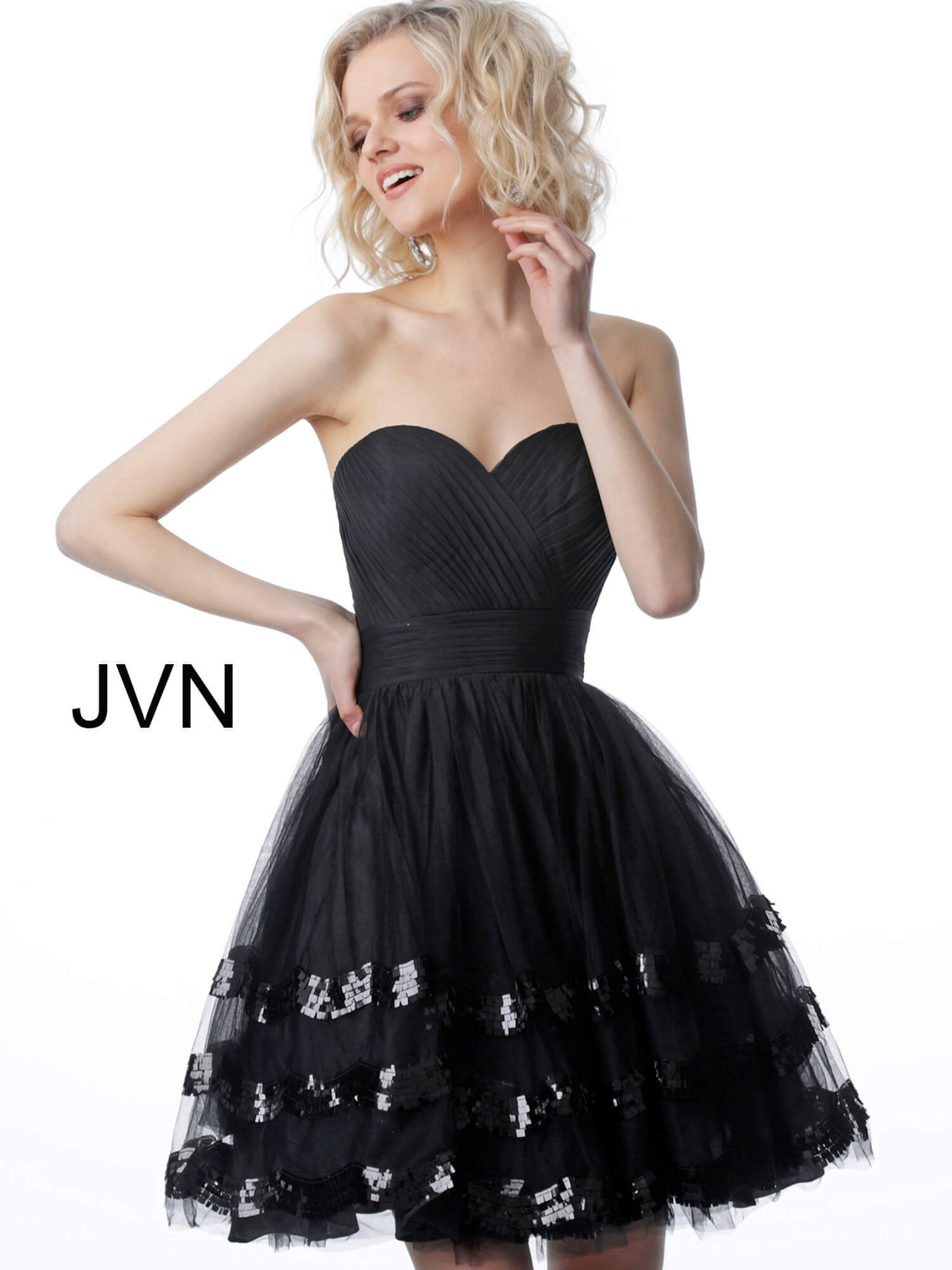 black strapless sweetheart dress